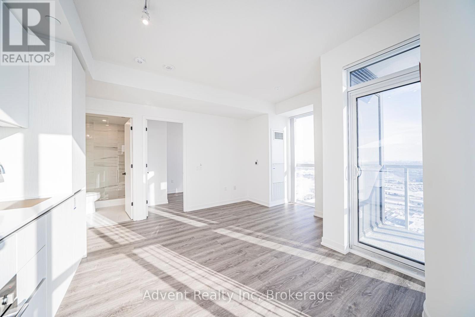 5512 - 8 Interchange Way, Vaughan, Ontario  L4K 0R2 - Photo 8 - N12775020