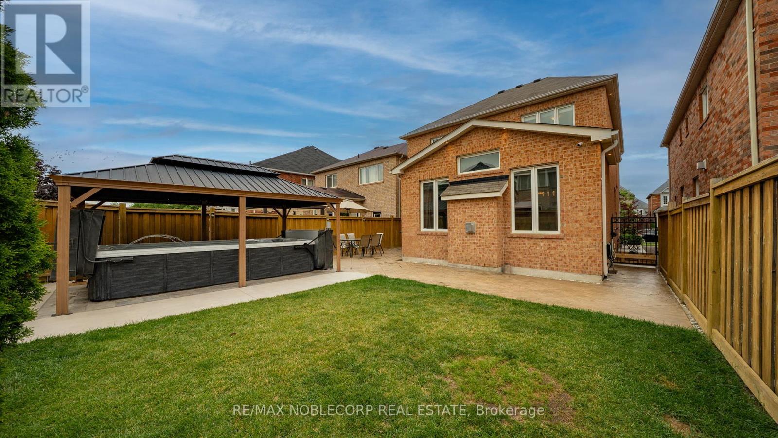 158 Downy Emerald Drive, Bradford West Gwillimbury (Bradford), Ontario  L3Z 0E6 - Photo 32 - N12775070