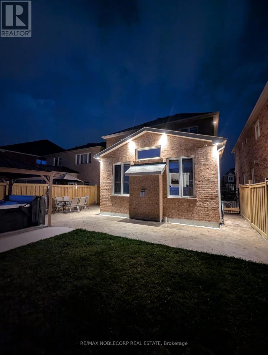 158 Downy Emerald Drive, Bradford West Gwillimbury (Bradford), Ontario  L3Z 0E6 - Photo 41 - N12775070