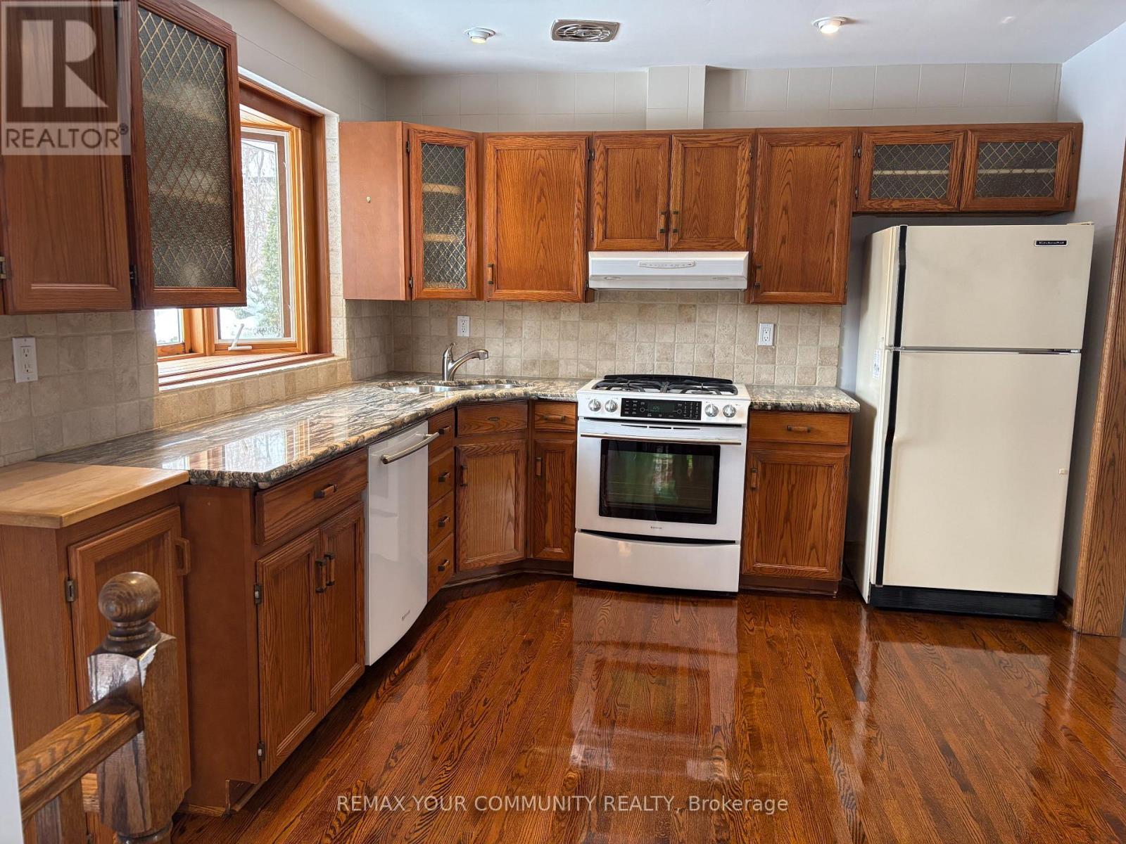 24 Lancer Drive, Vaughan, Ontario  L6A 1E1 - Photo 2 - N12775100