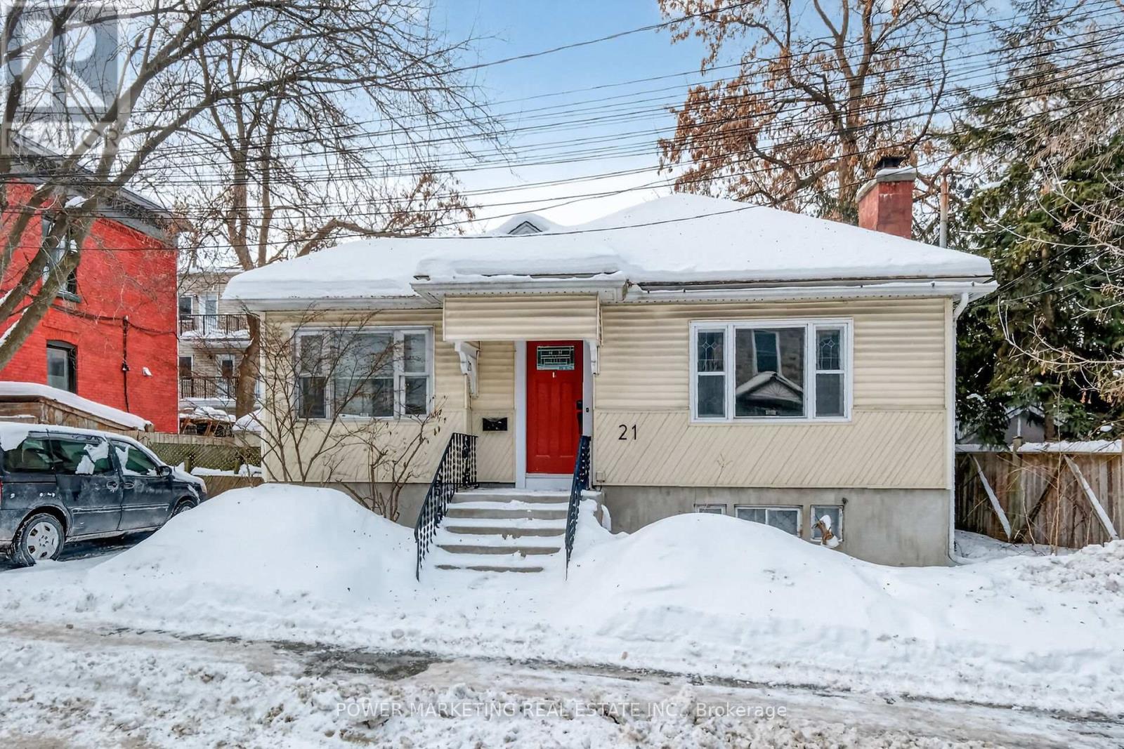 <div class="slider-price">$999,000</div><p>21 Perkins Street, Ottawa, Ontario</p>