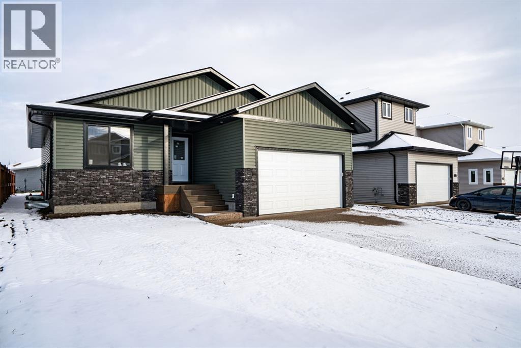 7512 37a Avenue, Camrose, Alberta  T4V 5B8 - Photo 2 - A2267106