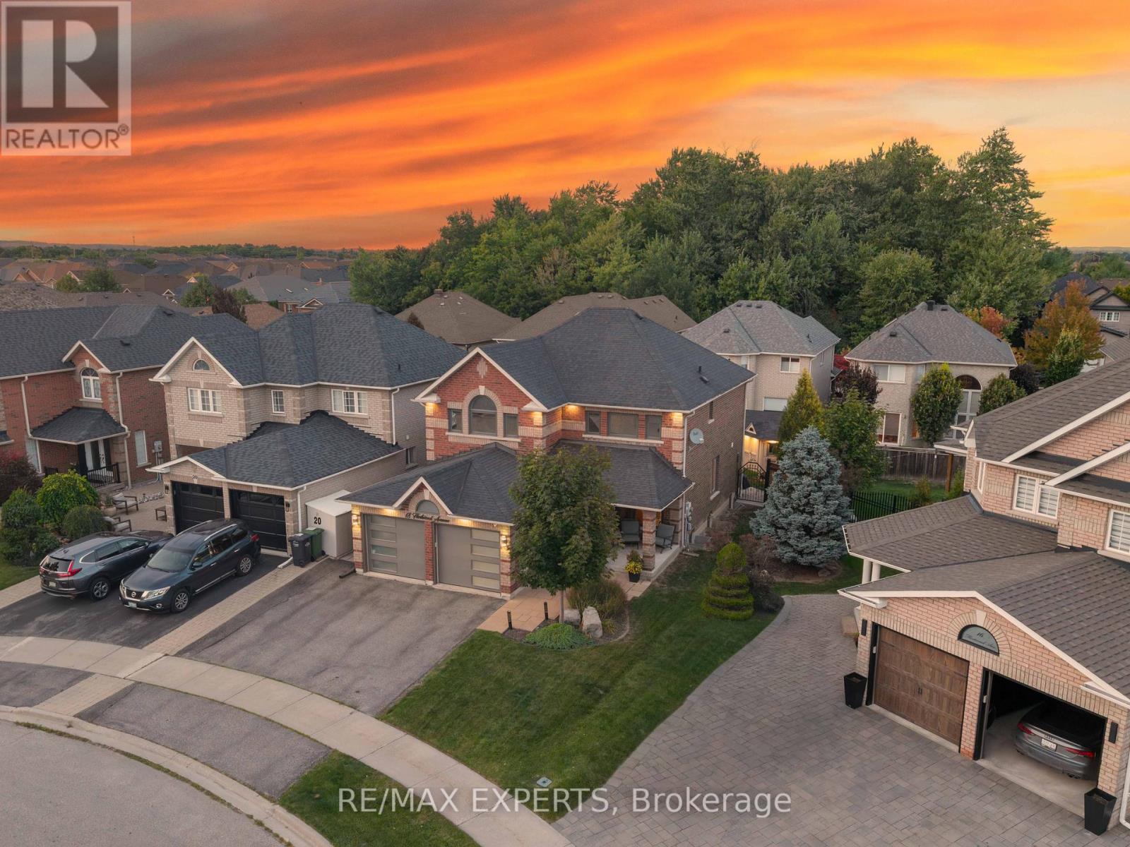 18 Flintwood Avenue, Caledon, Ontario  L7E 2W3 - Photo 3 - W12775006