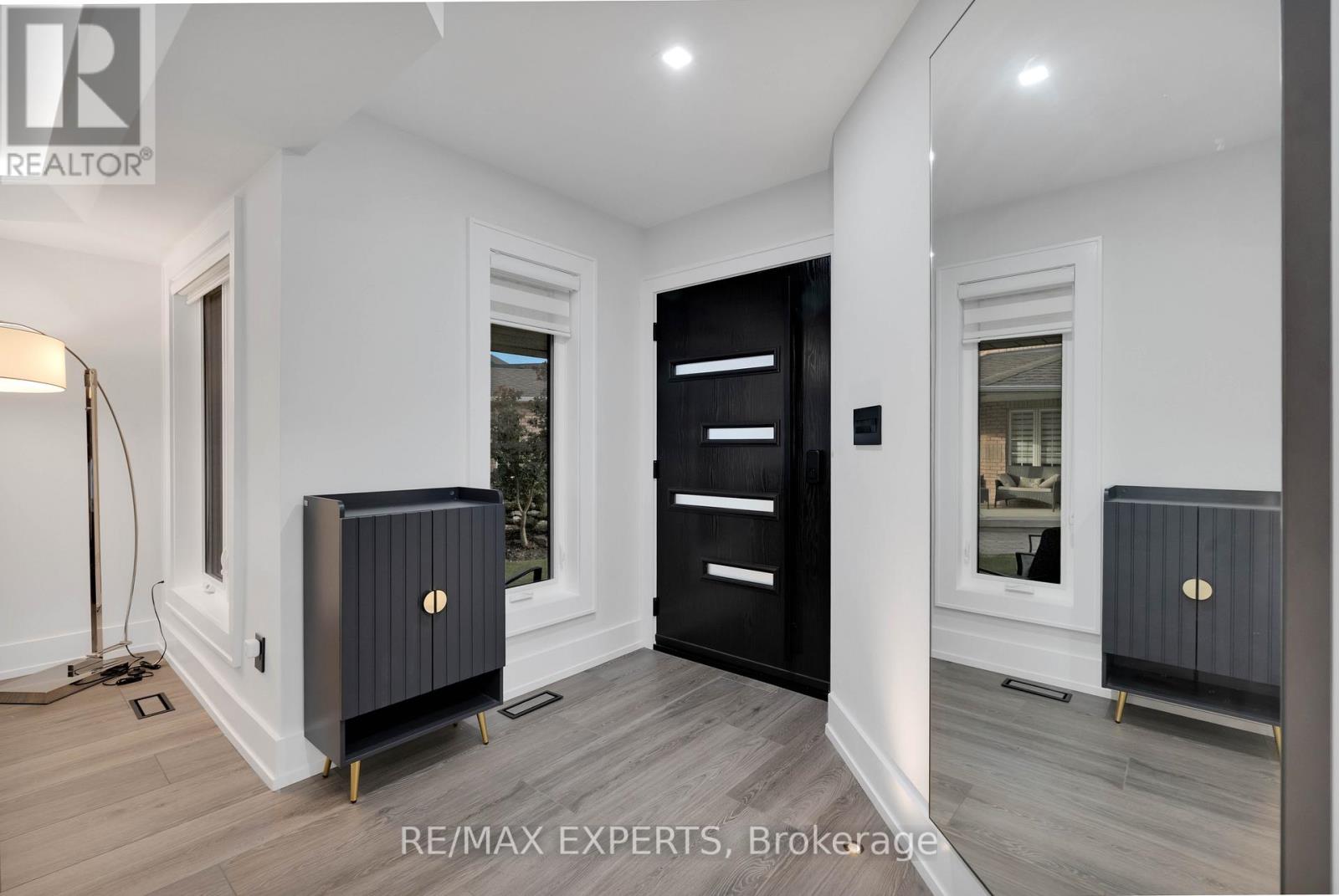 18 Flintwood Avenue, Caledon, Ontario  L7E 2W3 - Photo 5 - W12775006