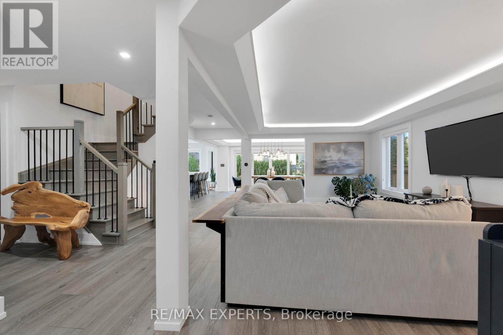 18 Flintwood Avenue, Caledon, Ontario  L7E 2W3 - Photo 6 - W12775006