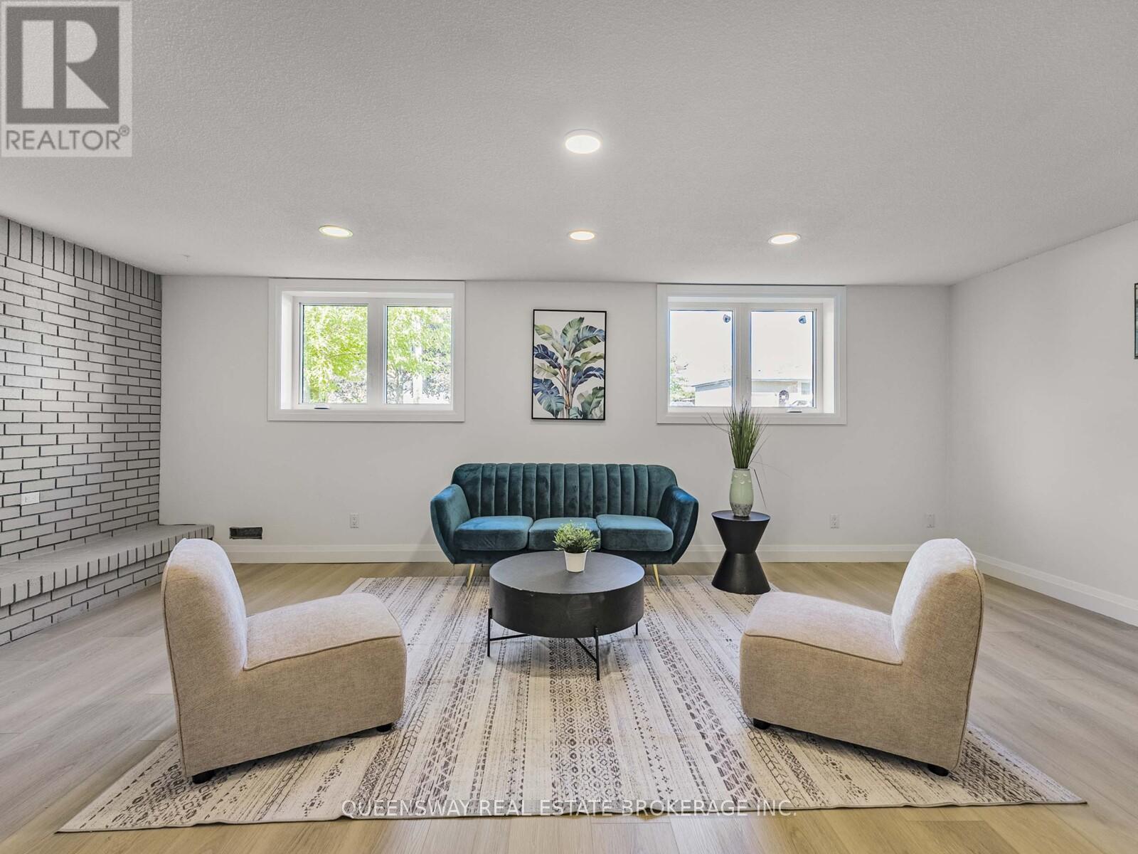 1128 Pinegrove Road, Oakville, Ontario  L6L 2W6 - Photo 22 - W12775076