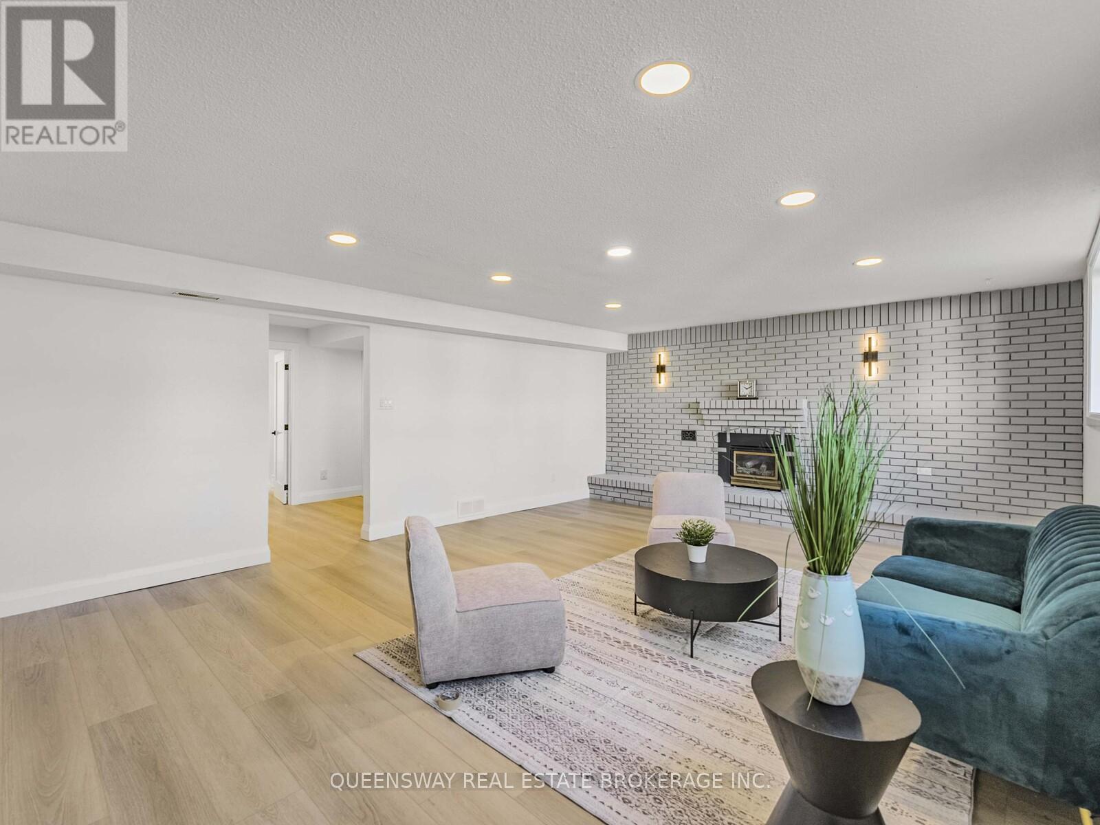 1128 Pinegrove Road, Oakville, Ontario  L6L 2W6 - Photo 25 - W12775076