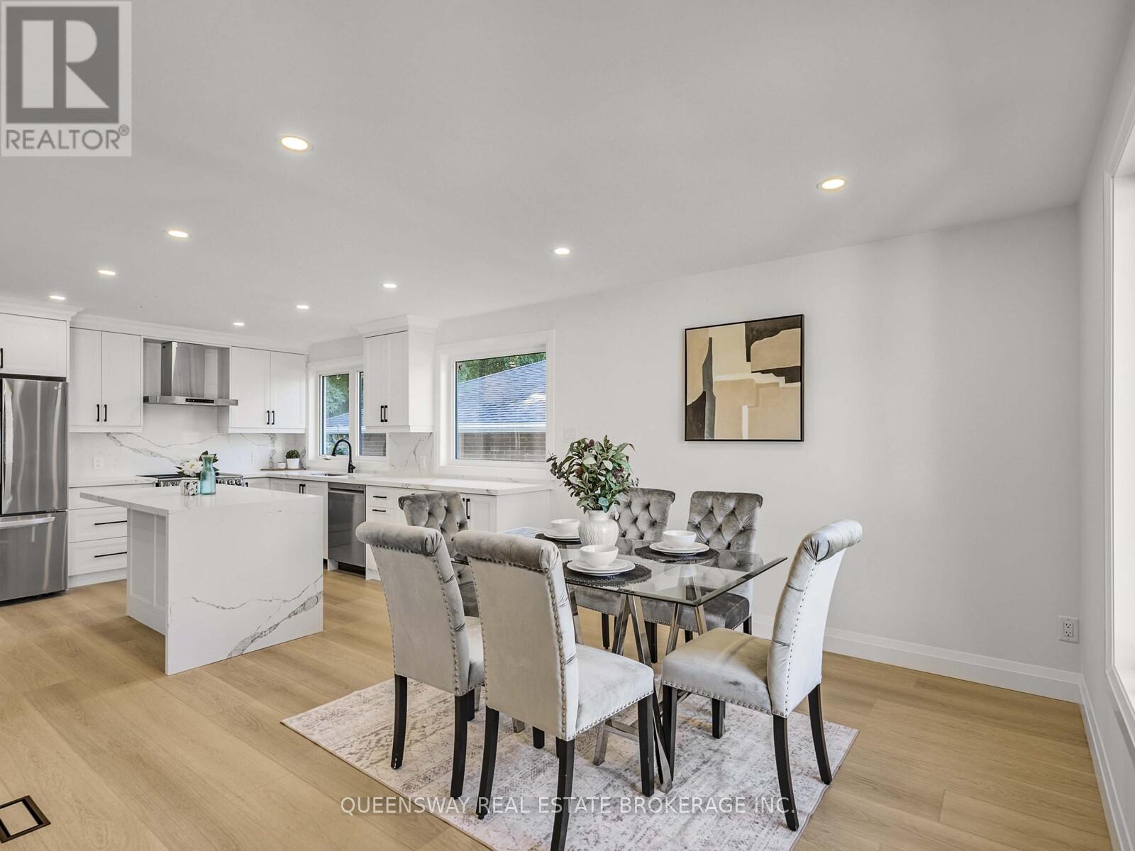 1128 Pinegrove Road, Oakville, Ontario  L6L 2W6 - Photo 6 - W12775076