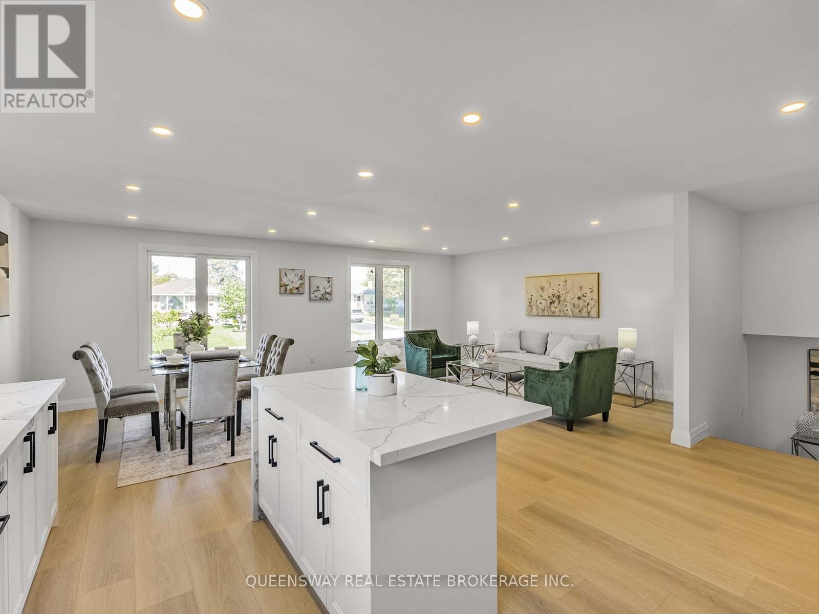 1128 Pinegrove Road, Oakville, Ontario  L6L 2W6 - Photo 8 - W12775076