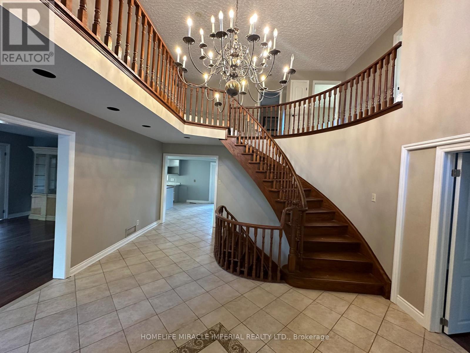 4 Bellini Avenue, Brampton, Ontario  L6P 0X7 - Photo 4 - W12775110