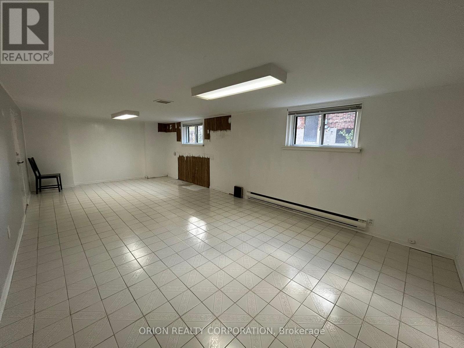 252 Viewmount Avenue, Toronto, Ontario  M6B 1V2 - Photo 22 - W12775116