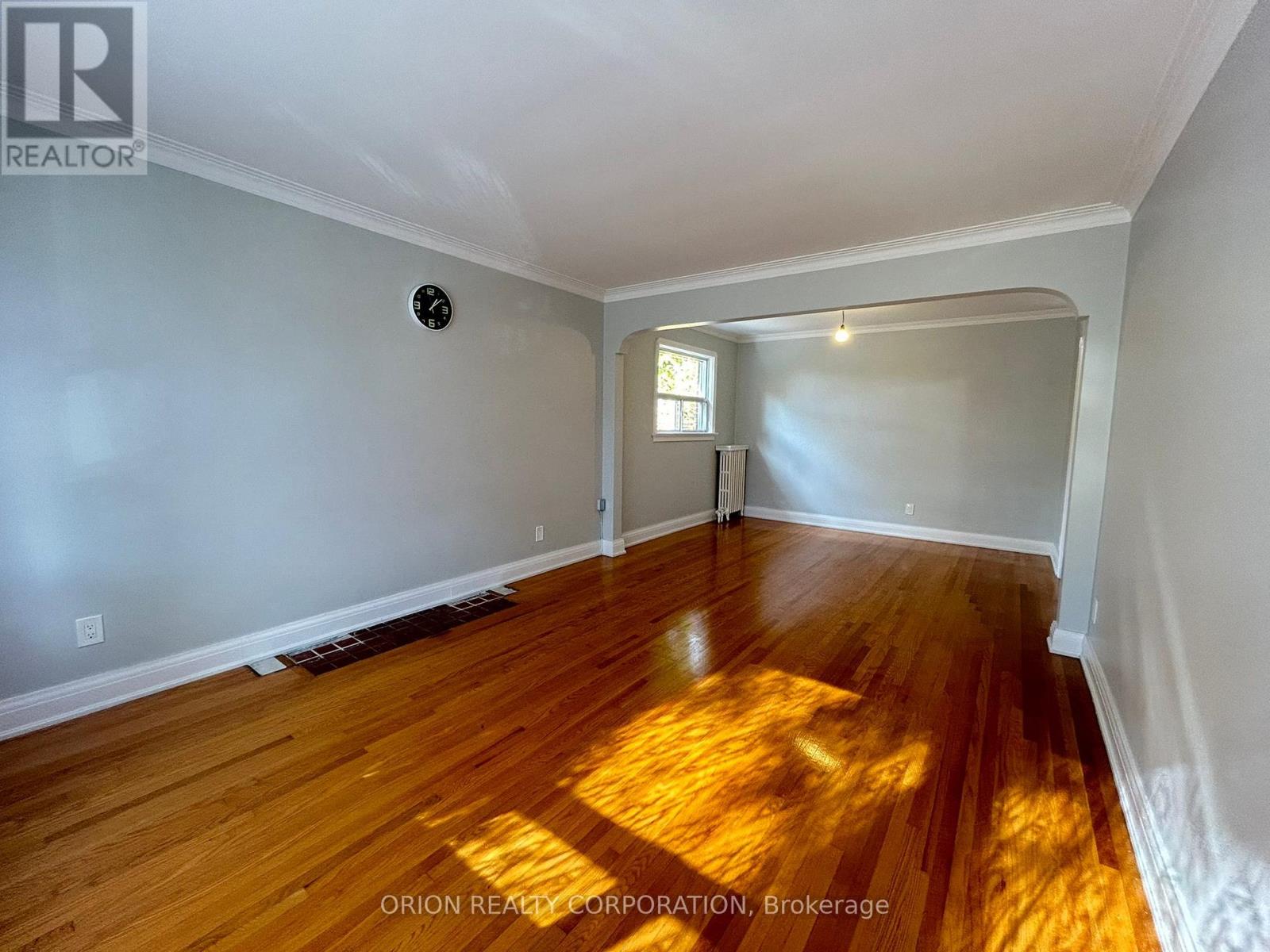 252 Viewmount Avenue, Toronto, Ontario  M6B 1V2 - Photo 4 - W12775116