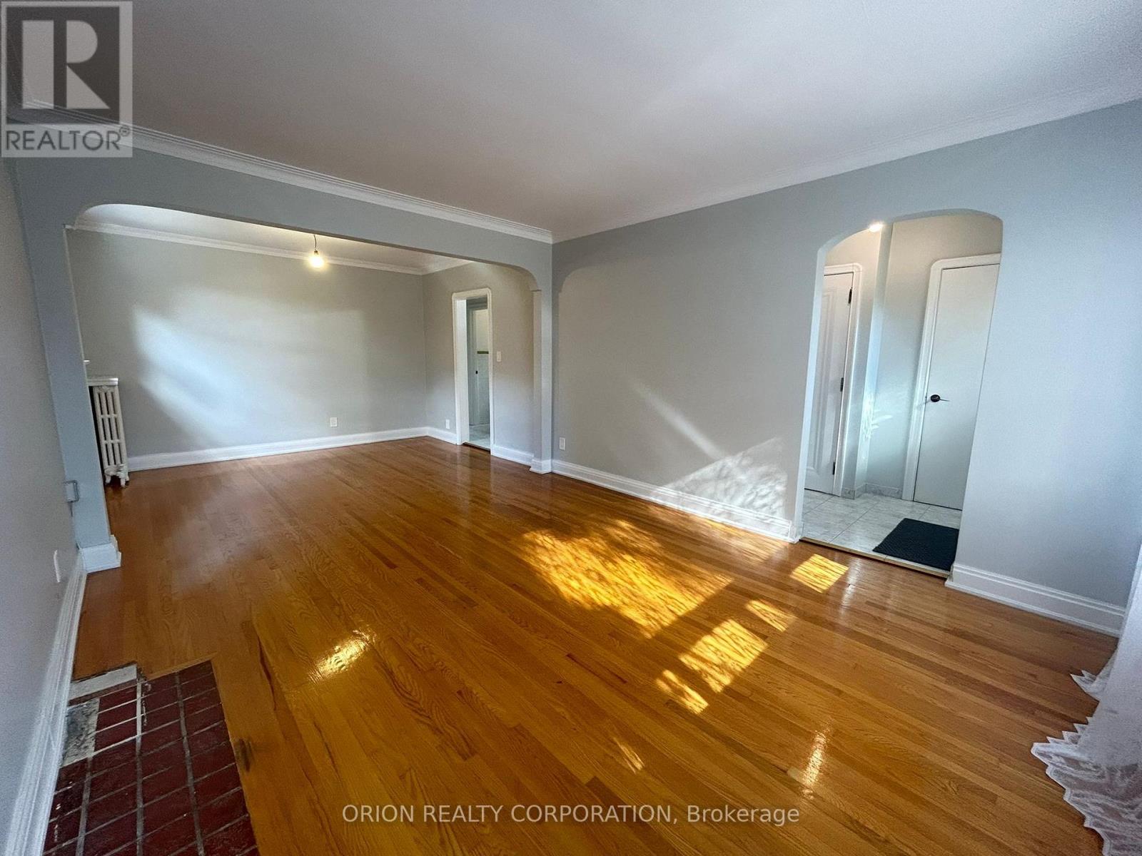 252 Viewmount Avenue, Toronto, Ontario  M6B 1V2 - Photo 5 - W12775116