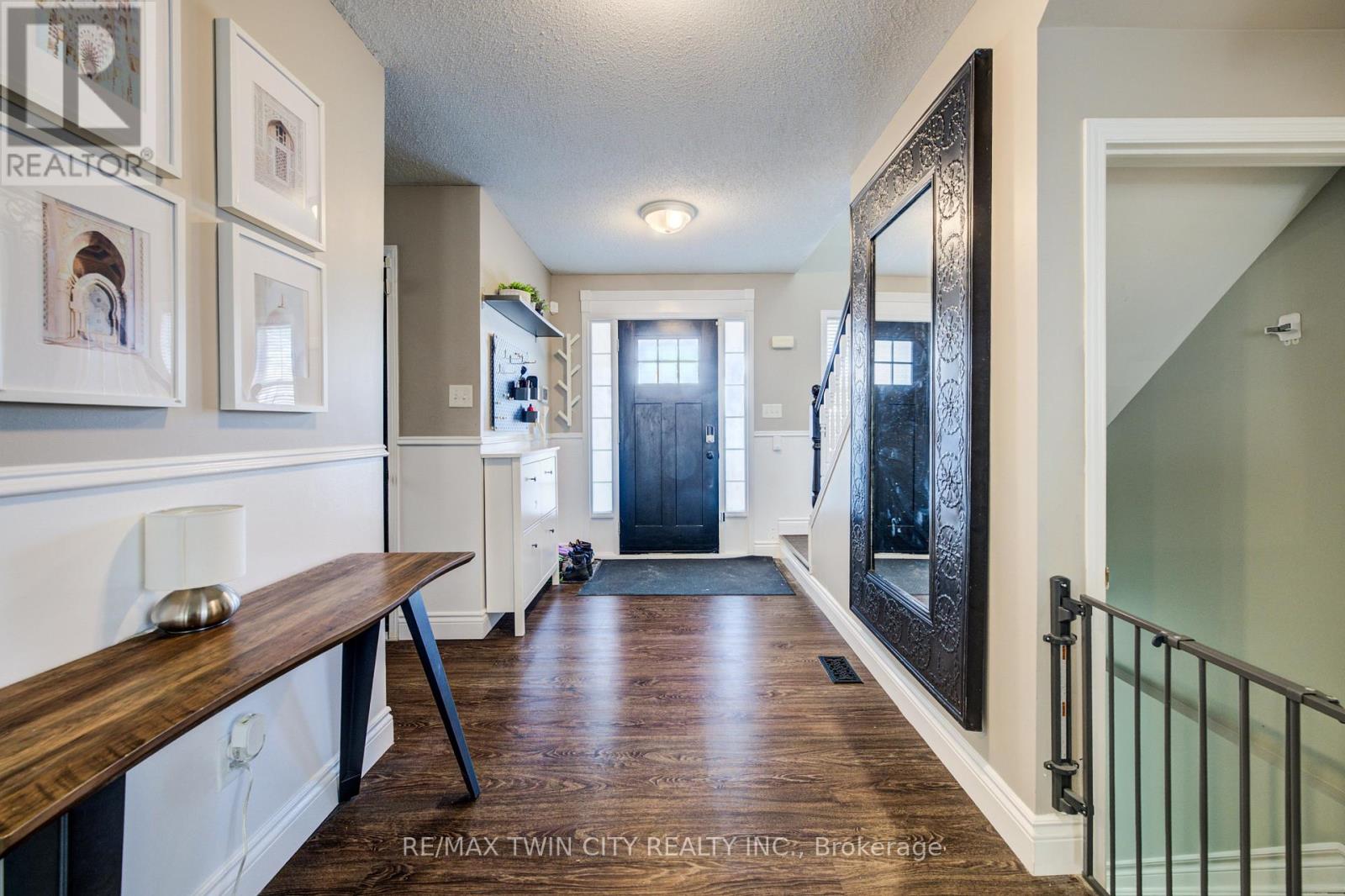 144 Patton Drive, Cambridge, Ontario  N3C 4L4 - Photo 6 - X12775084