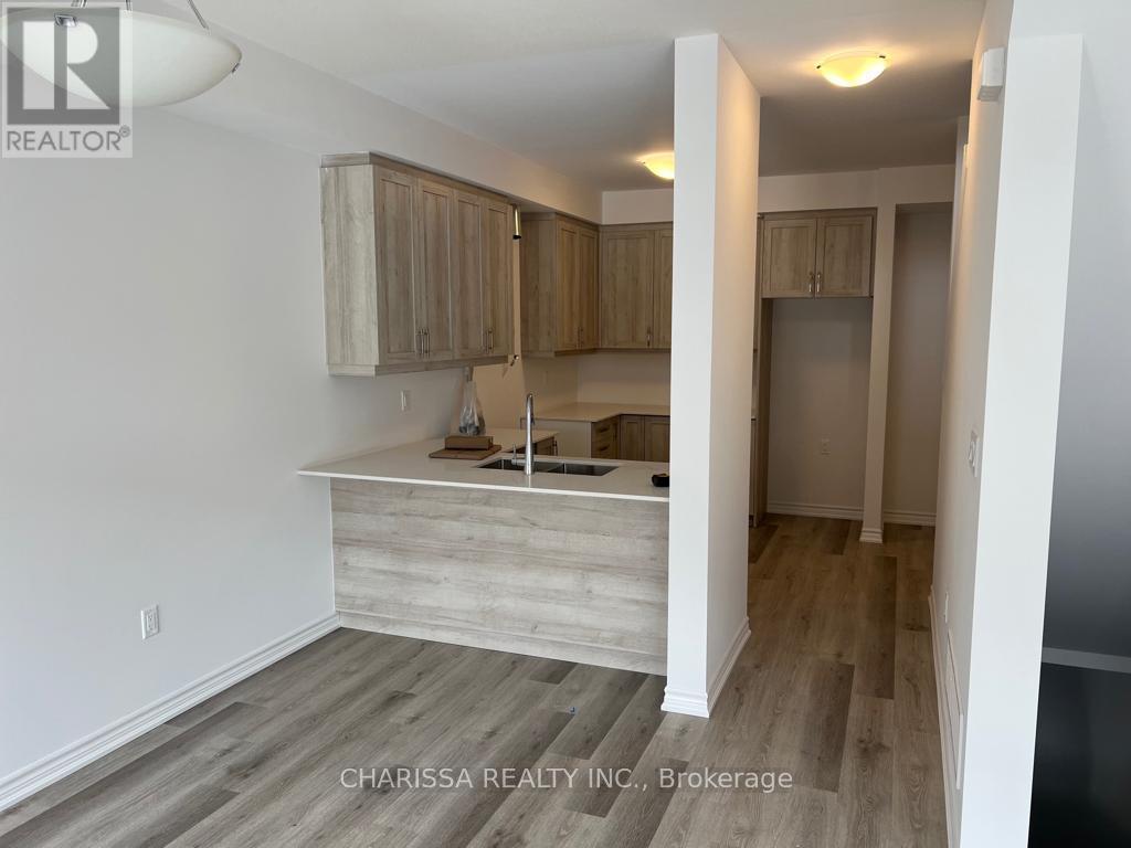 102 - 461 Blackburn Drive, Brantford, Ontario  N3T 0W9 - Photo 3 - X12775102