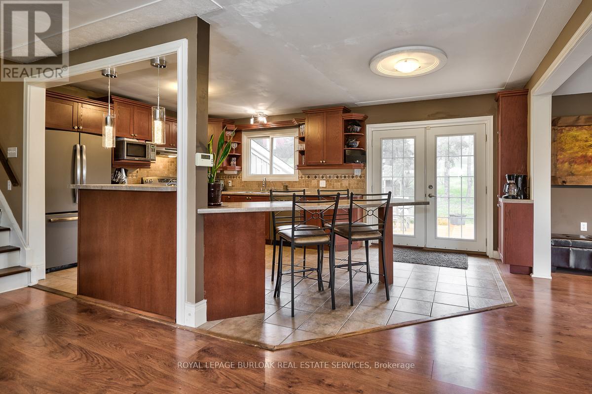 5 Bayview Avenue, Hamilton, Ontario  L9H 4W8 - Photo 11 - X12775112