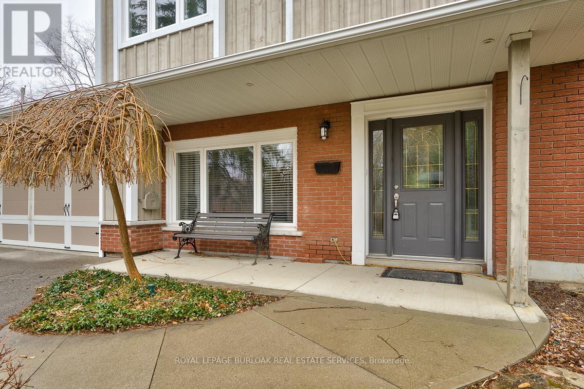 5 Bayview Avenue, Hamilton, Ontario  L9H 4W8 - Photo 3 - X12775112