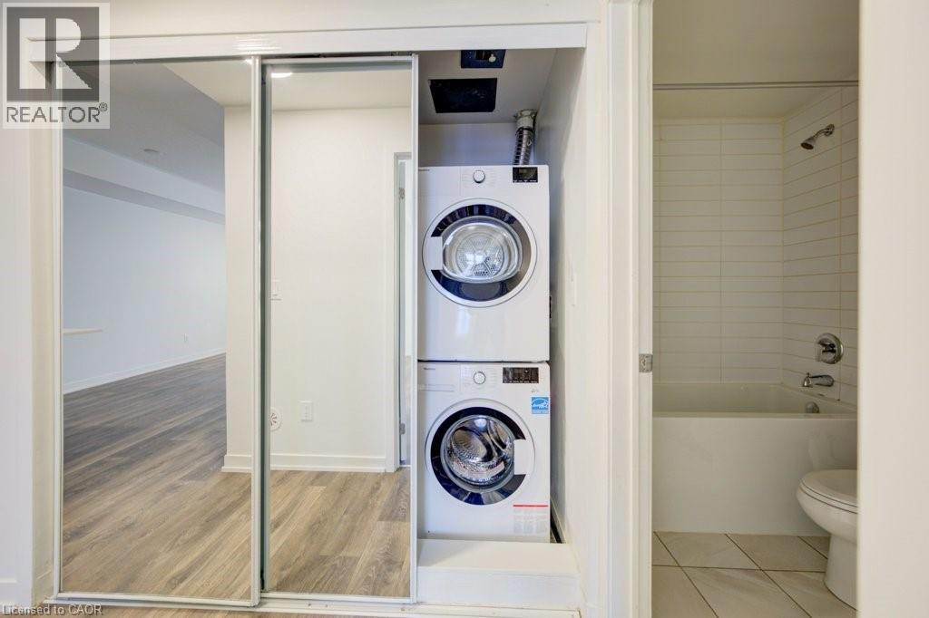 90 Canon Jackson Drive Unit# 103, Toronto, Ontario  M6M 0C1 - Photo 15 - 40804202