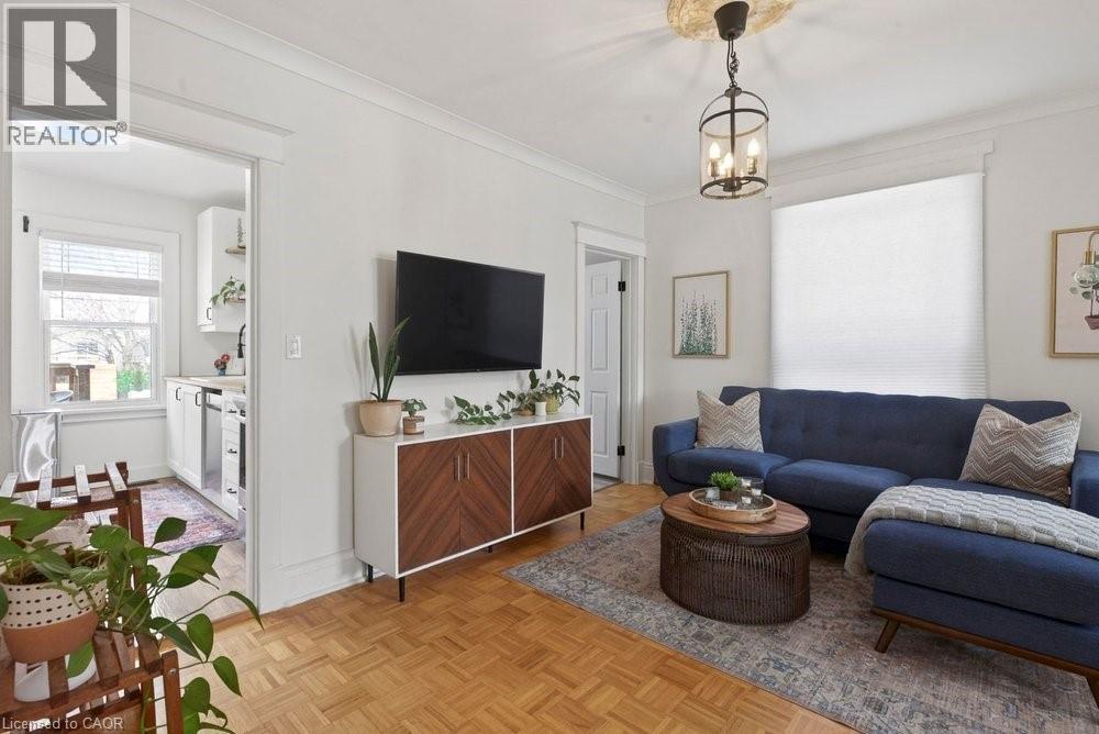 19 Huxley Avenue N, Hamilton, Ontario  L8H 4P1 - Photo 7 - 40804178