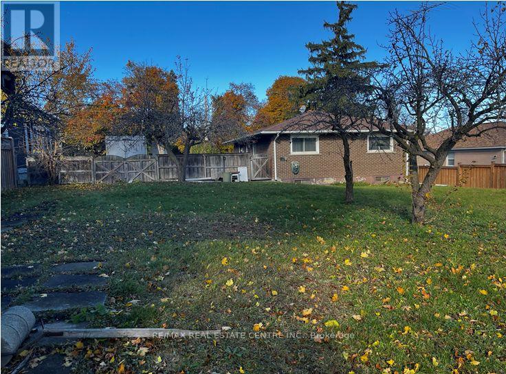 260 Sydney Street, Milton, Ontario  L9T 1E1 - Photo 8 - W12509330