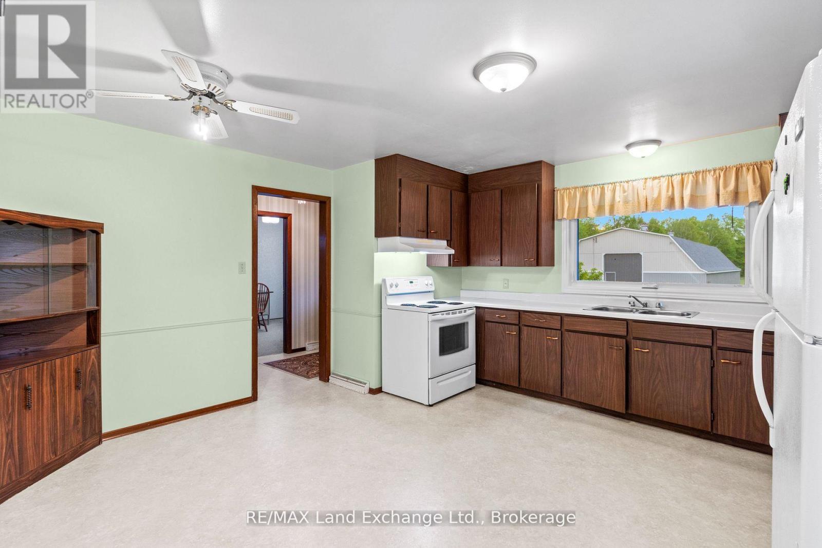 59 Denny's Dam Road, South Bruce Peninsula, Ontario  N0H 2L0 - Photo 10 - X12775256