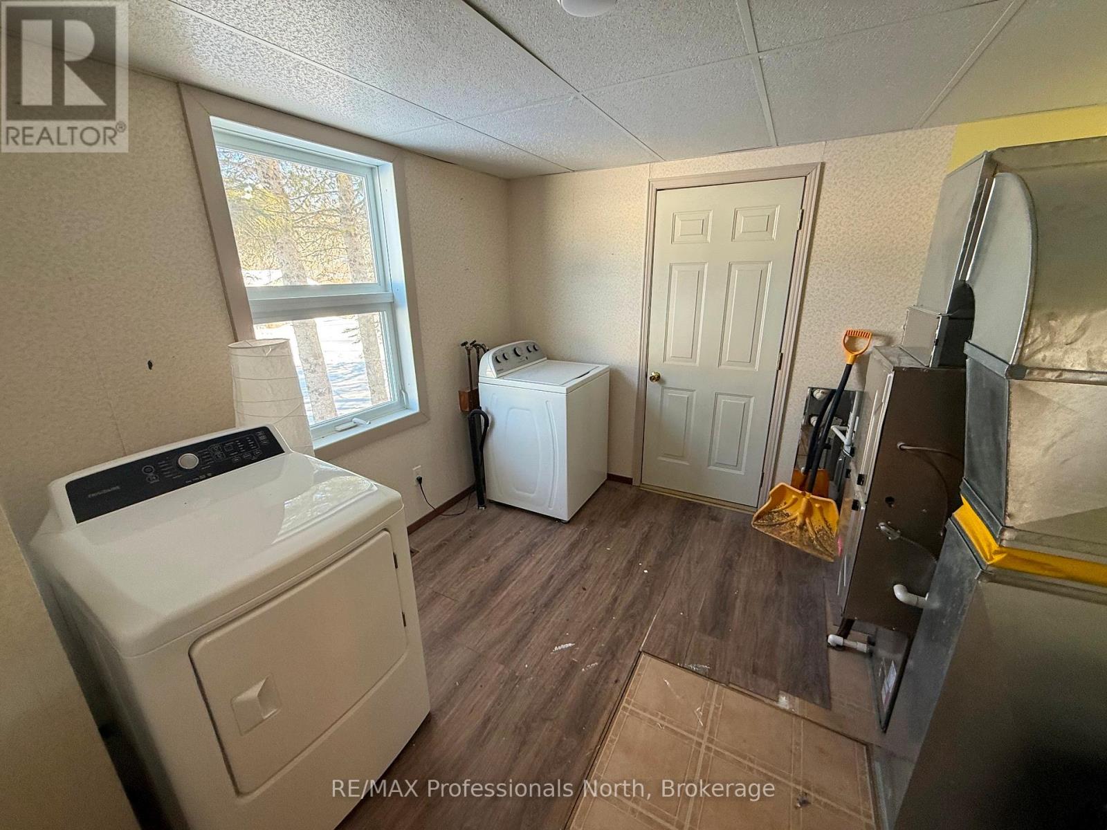 16 Anson Street, Minden Hills, Ontario  K0M 2K0 - Photo 15 - X12775386