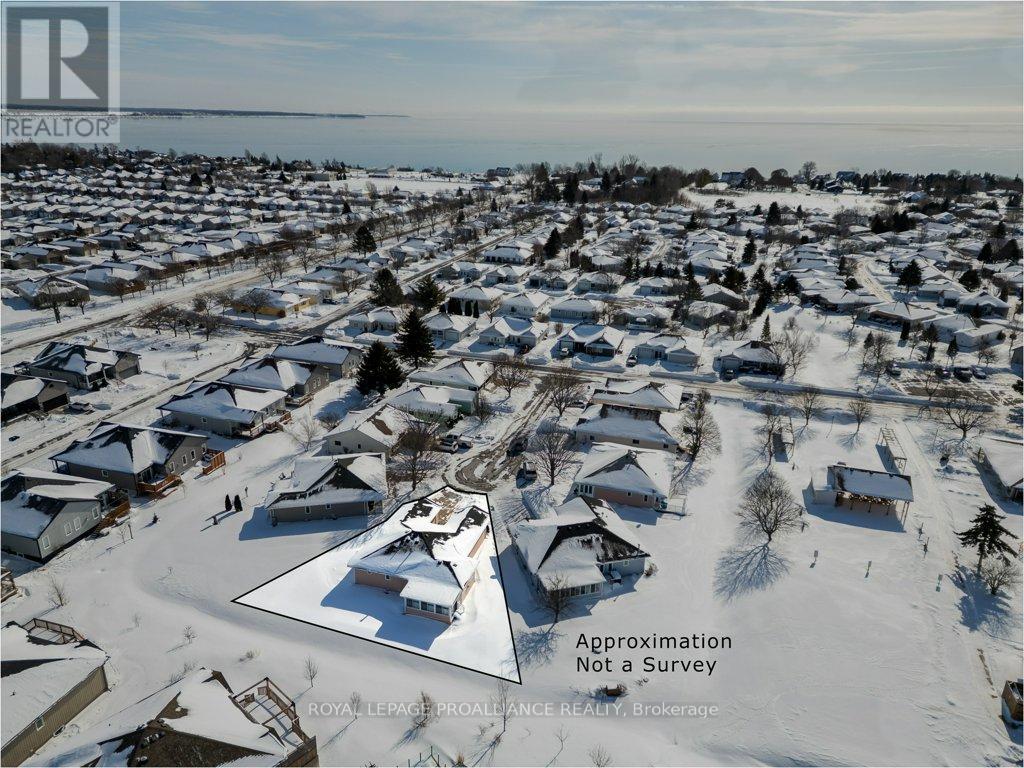 9 Quaker Court, Prince Edward County (Wellington Ward), Ontario  K0K 3L0 - Photo 2 - X12775292