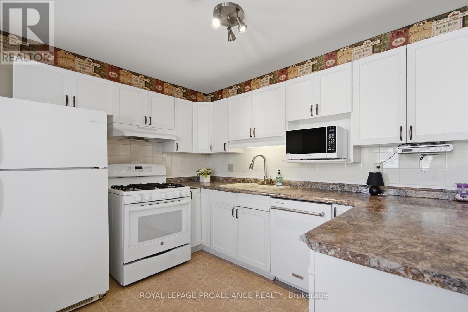 5 Cretney Drive, Prince Edward County (Wellington Ward), Ontario  K0K 3L0 - Photo 16 - X12775390