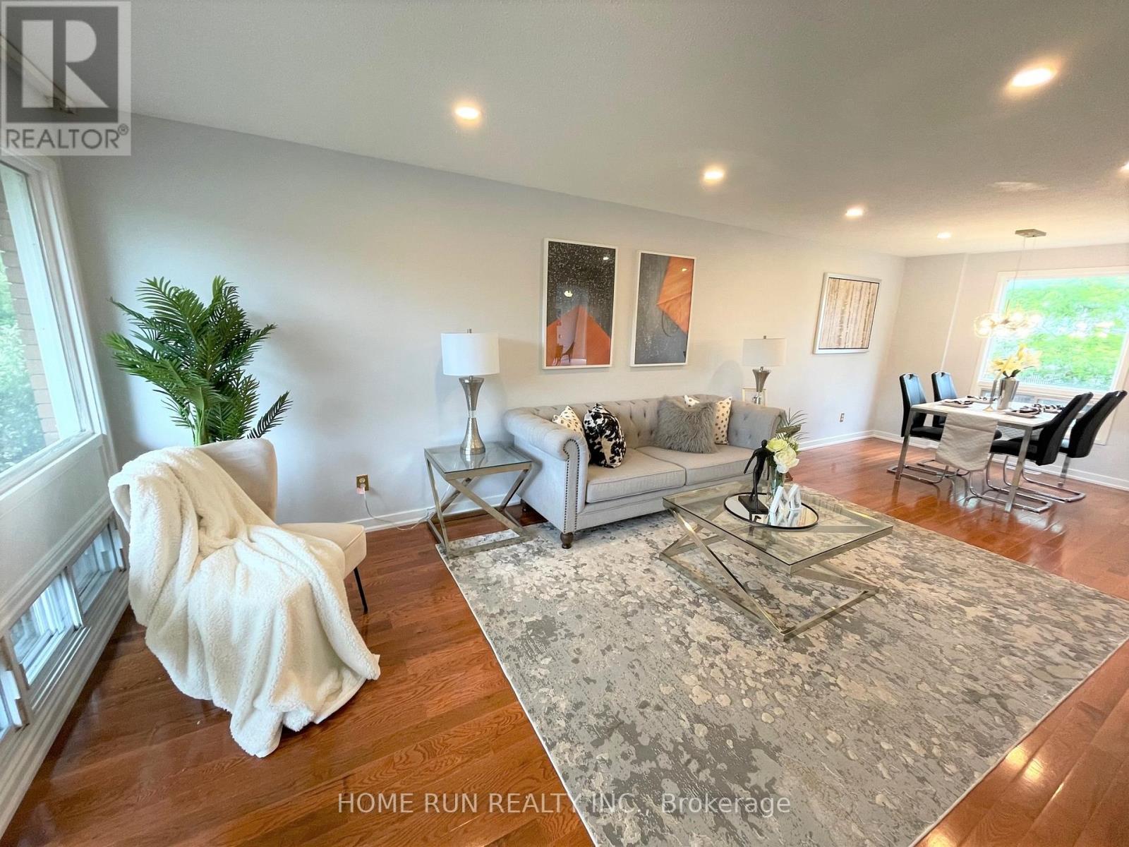 42 Walgate Avenue, Ottawa, Ontario  K2E 6M2 - Photo 2 - X12775202