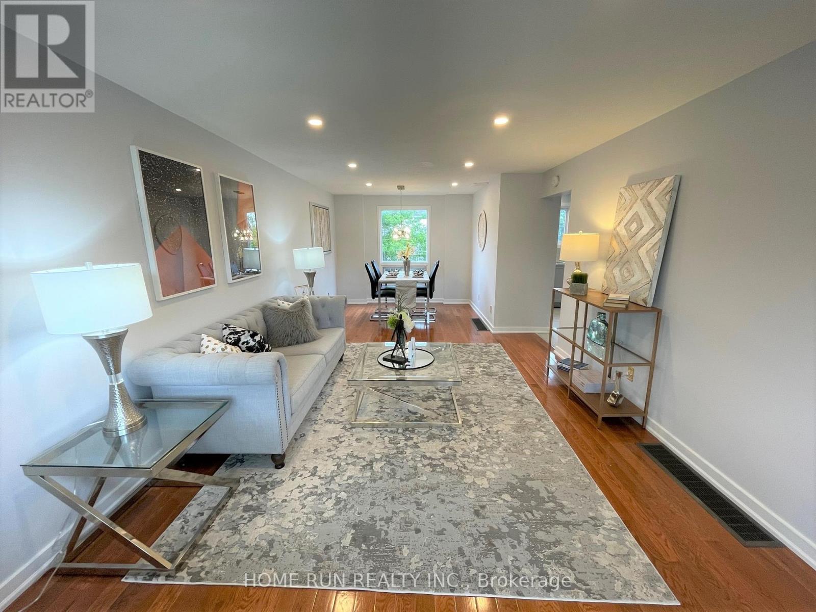 42 Walgate Avenue, Ottawa, Ontario  K2E 6M2 - Photo 4 - X12775202