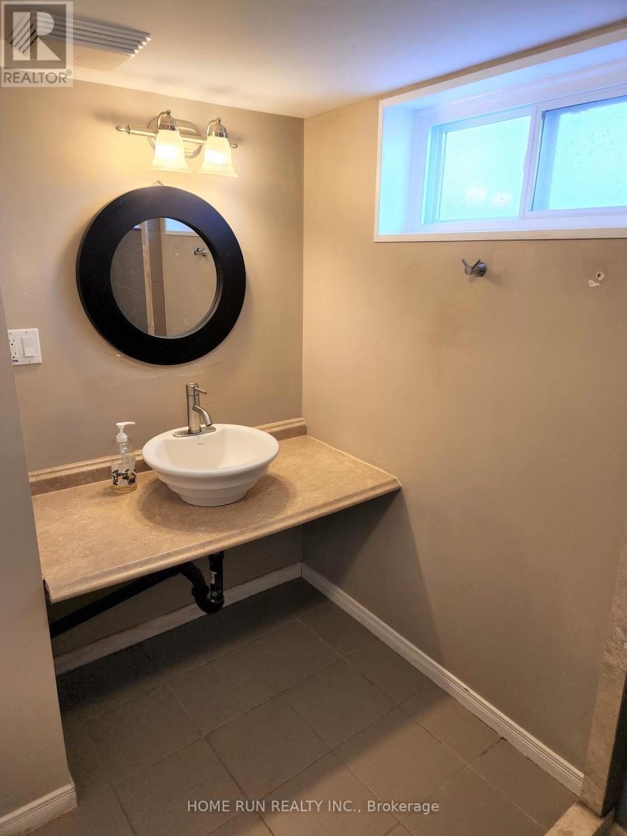 14 Greenwich Avenue, Ottawa, Ontario  K2E 5E6 - Photo 16 - X12775358