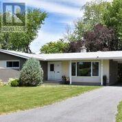14 Greenwich Avenue, Ottawa, Ontario  K2E 5E6 - Photo 2 - X12775358