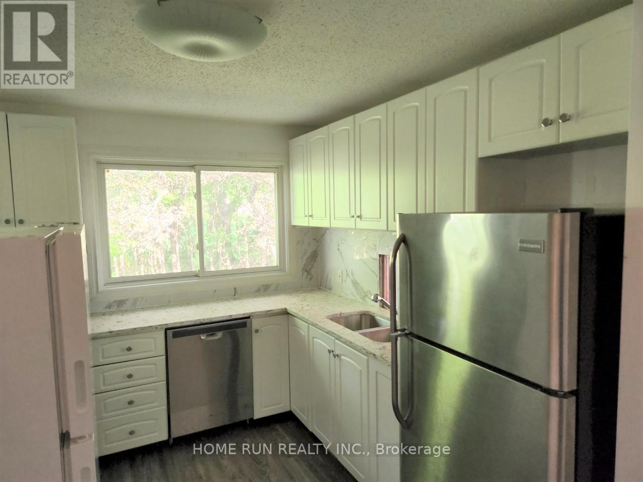 14 Greenwich Avenue, Ottawa, Ontario  K2E 5E6 - Photo 7 - X12775358