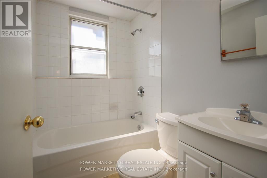 656 De L'eglise Street, Ottawa, Ontario  K1K 3K2 - Photo 11 - X12775440