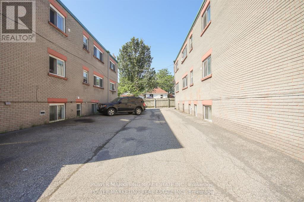 656 De L'eglise Street, Ottawa, Ontario  K1K 3K2 - Photo 3 - X12775440