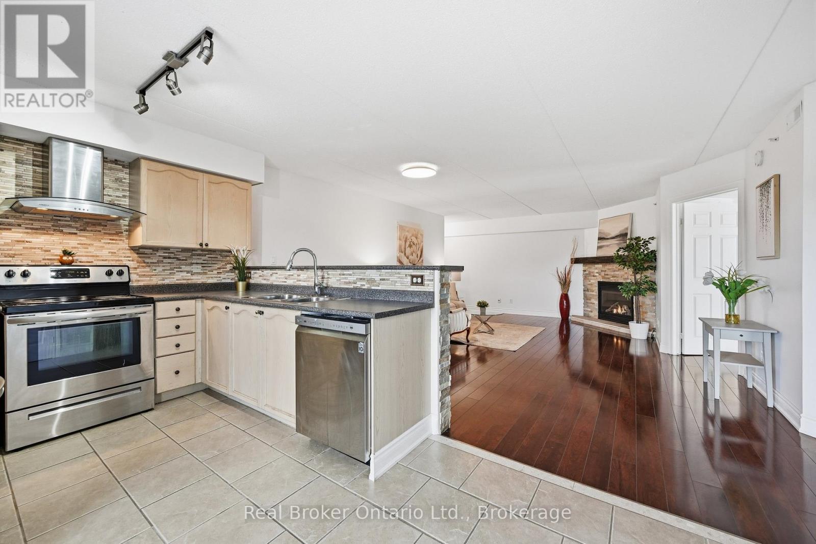 315 - 1480 Bishops Gate Nw, Oakville, Ontario  L6M 4N4 - Photo 21 - W12775174