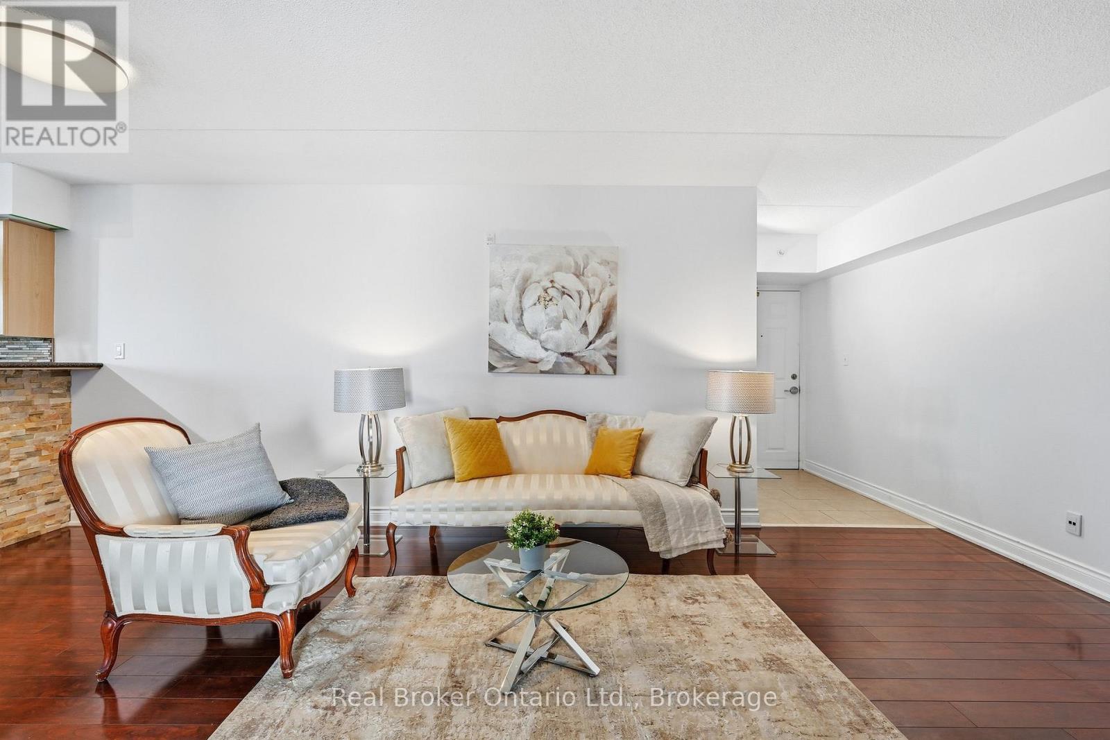 315 - 1480 Bishops Gate Nw, Oakville, Ontario  L6M 4N4 - Photo 6 - W12775174