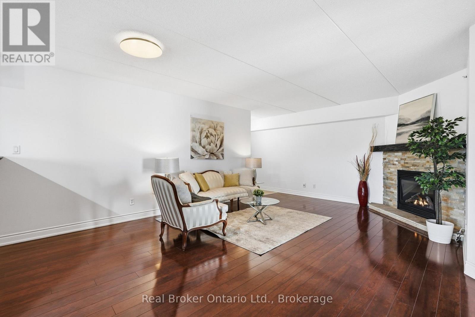 315 - 1480 Bishops Gate Nw, Oakville, Ontario  L6M 4N4 - Photo 7 - W12775174