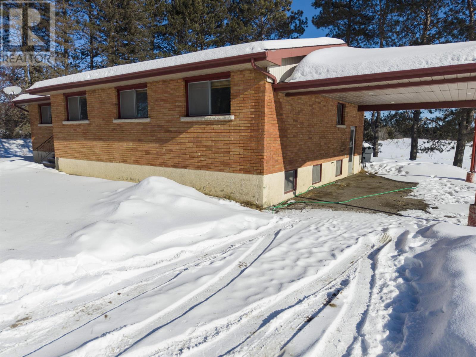 2995 Oliver Rd, Thunder Bay, Ontario  P7G 1S4 - Photo 3 - TB2600204