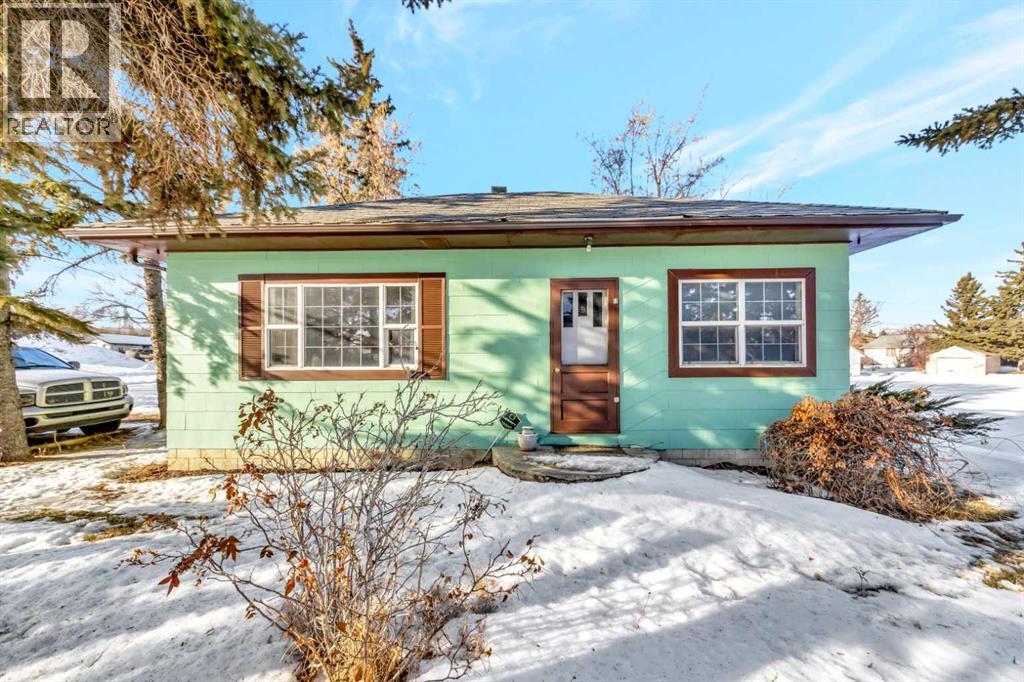 202 1 Street E, Lashburn, Saskatchewan  S0M 1H0 - Photo 1 - A2285303