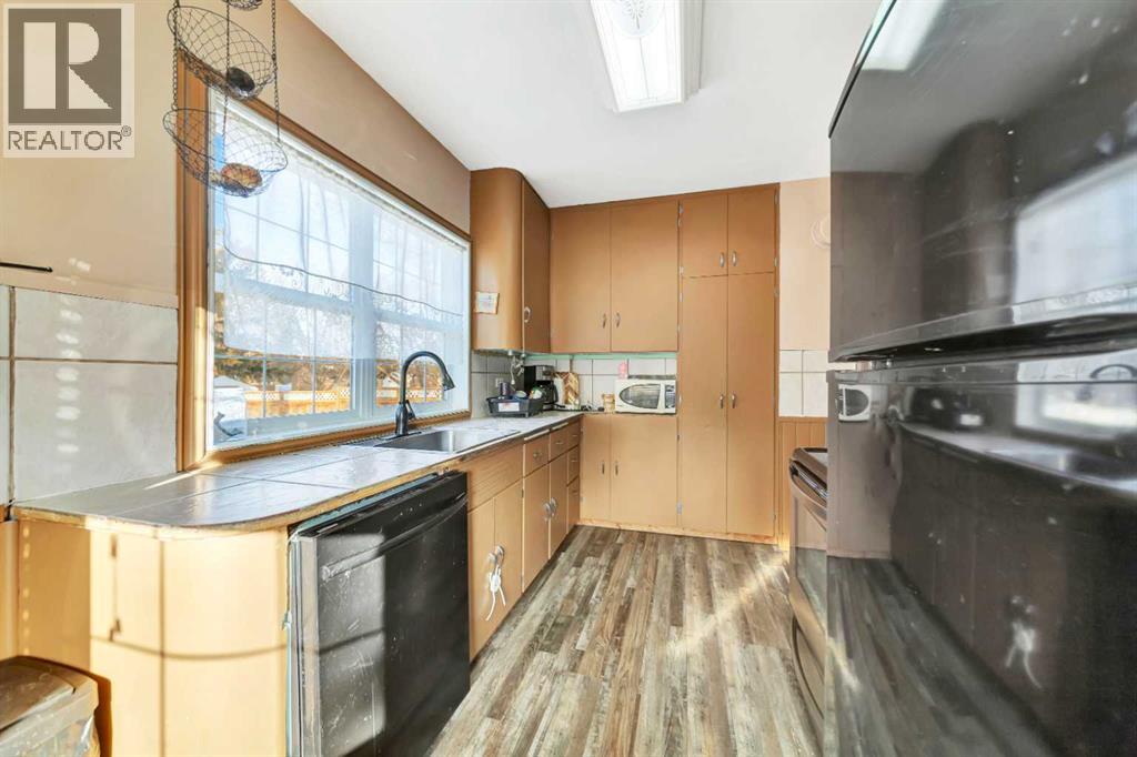 202 1 Street E, Lashburn, Saskatchewan  S0M 1H0 - Photo 2 - A2285303