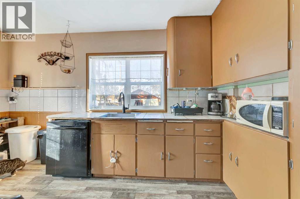 202 1 Street E, Lashburn, Saskatchewan  S0M 1H0 - Photo 5 - A2285303