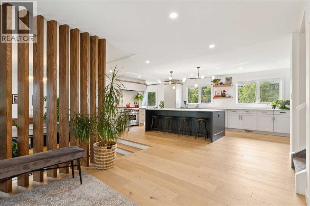 12215 Lake Erie Way Se, Calgary, Alberta  T2J 2L9 - Photo 6 - A2281763