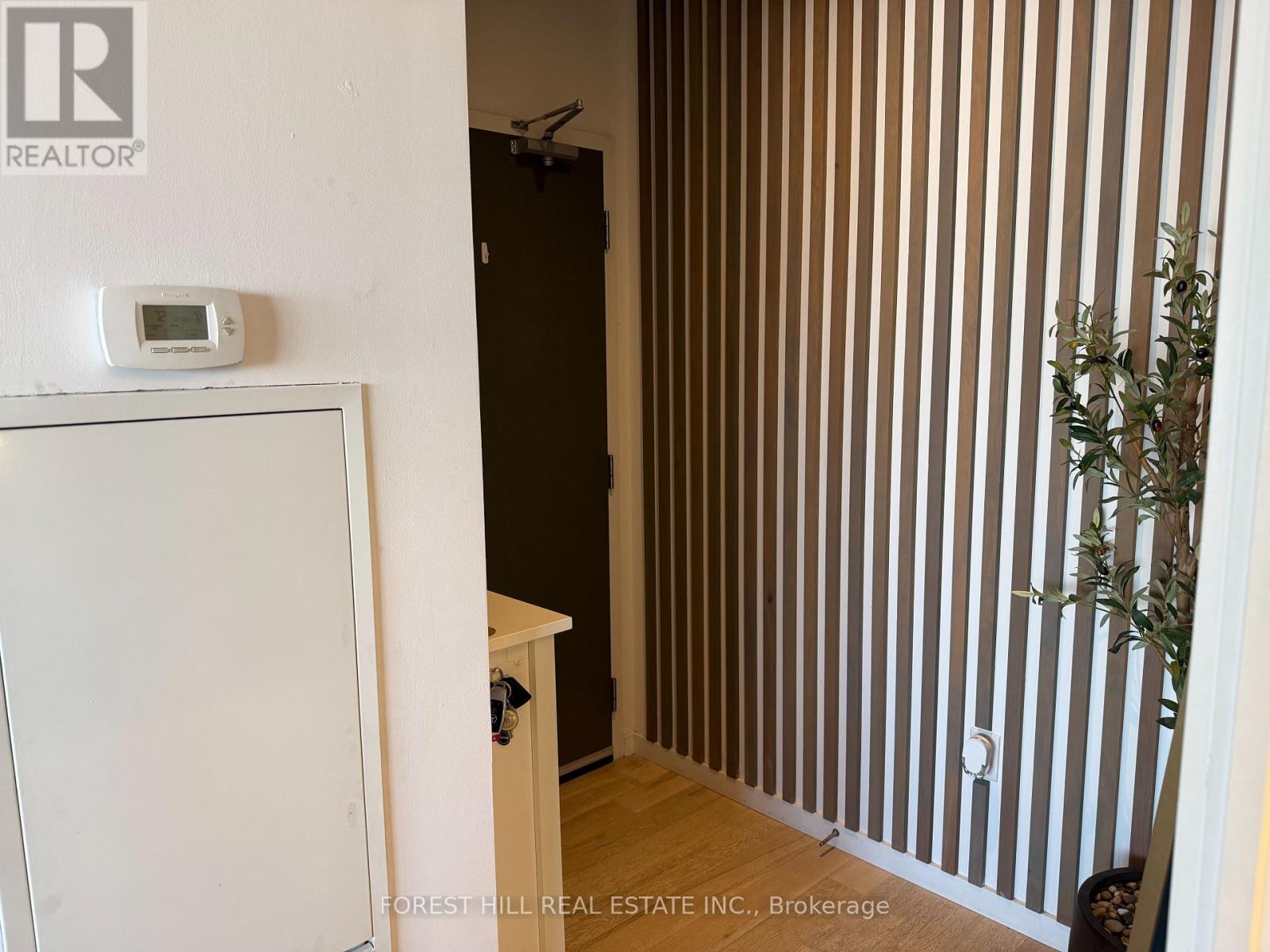 1706 - 170 Bayview Avenue, Toronto (Waterfront Communities), Ontario  M5A 0M4 - Photo 3 - C12775158