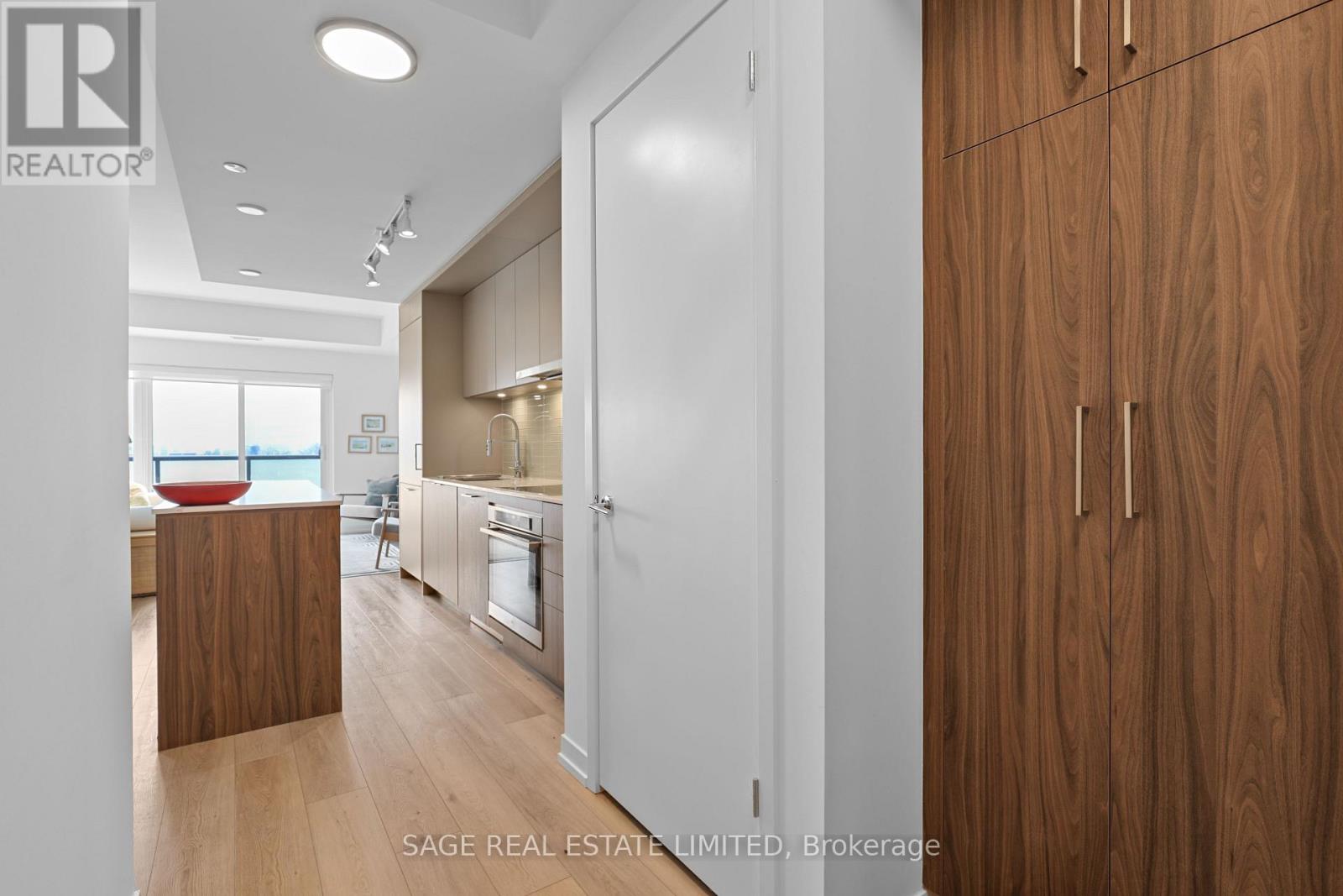 505 - 863 St Clair Avenue W, Toronto, Ontario  M6C 0B2 - Photo 4 - C12775200