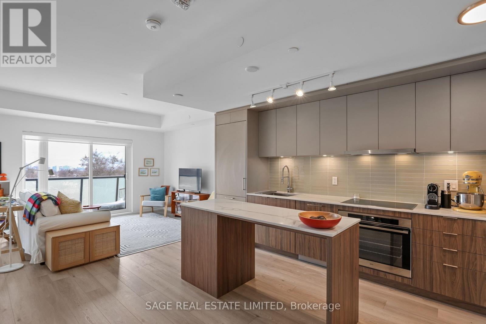 505 - 863 St Clair Avenue W, Toronto, Ontario  M6C 0B2 - Photo 9 - C12775200