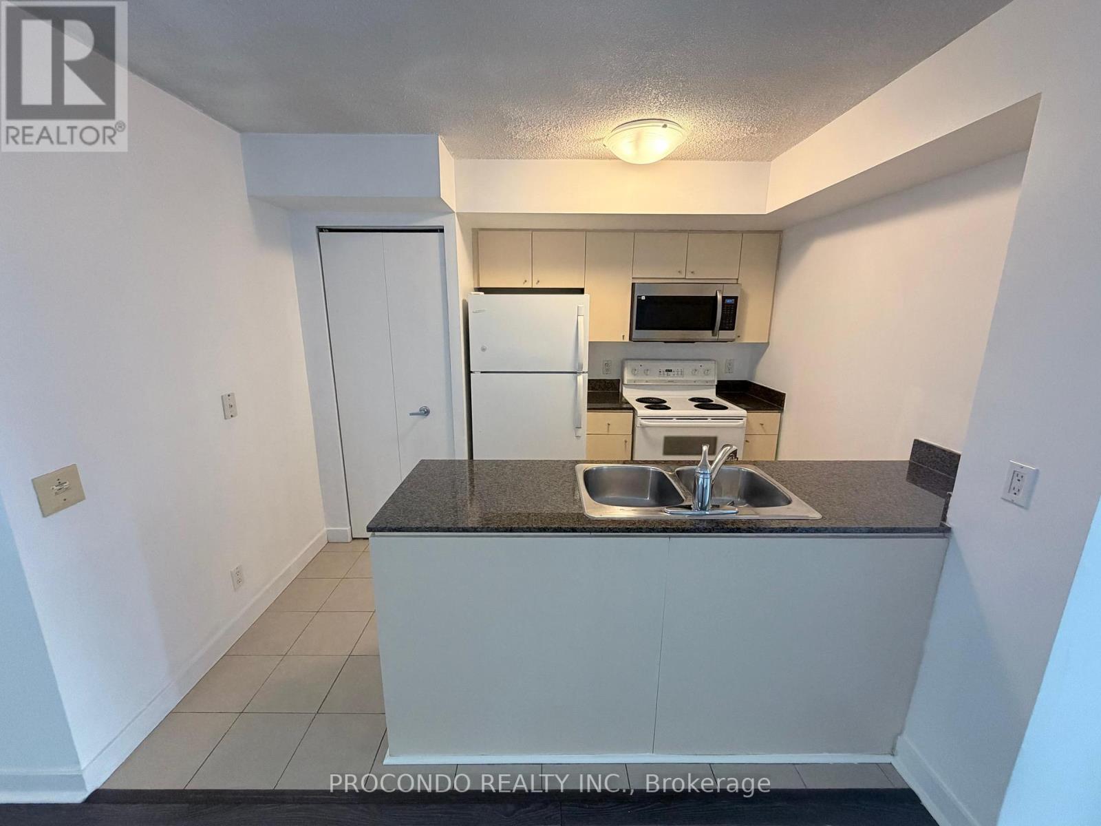 711 - 373 Front Street W, Toronto, Ontario  M5V 3R7 - Photo 4 - C12775288