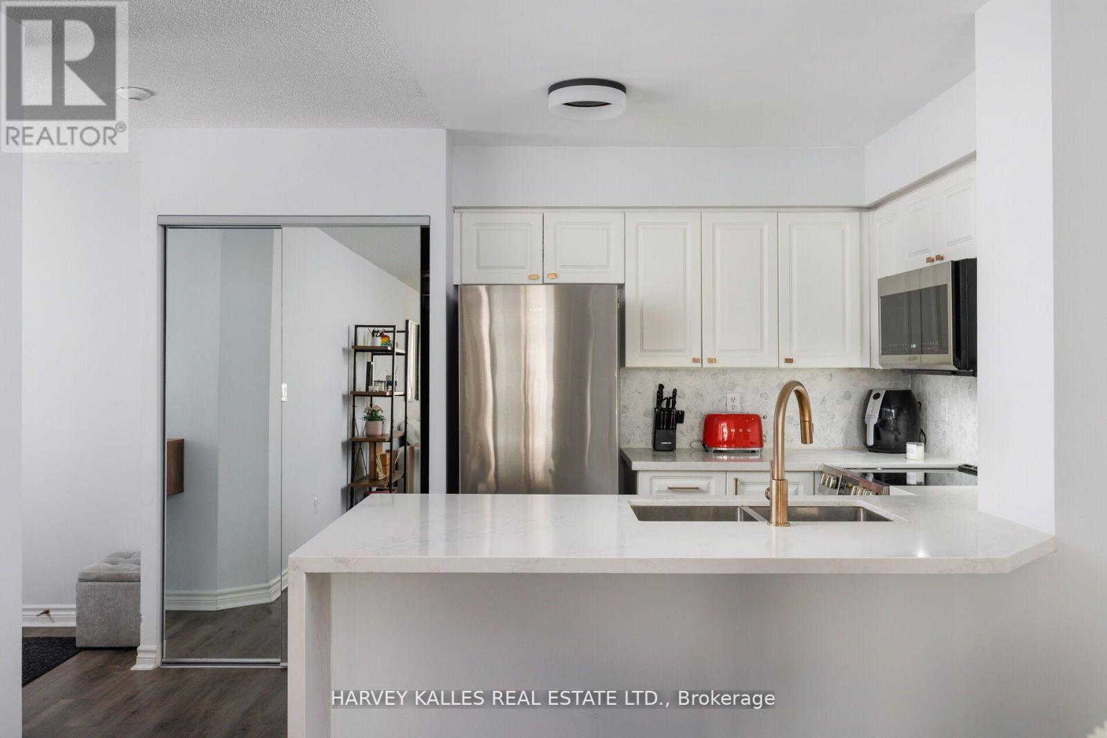 302 - 30 Hayden Street, Toronto, Ontario  M4Y 3B8 - Photo 14 - C12775302