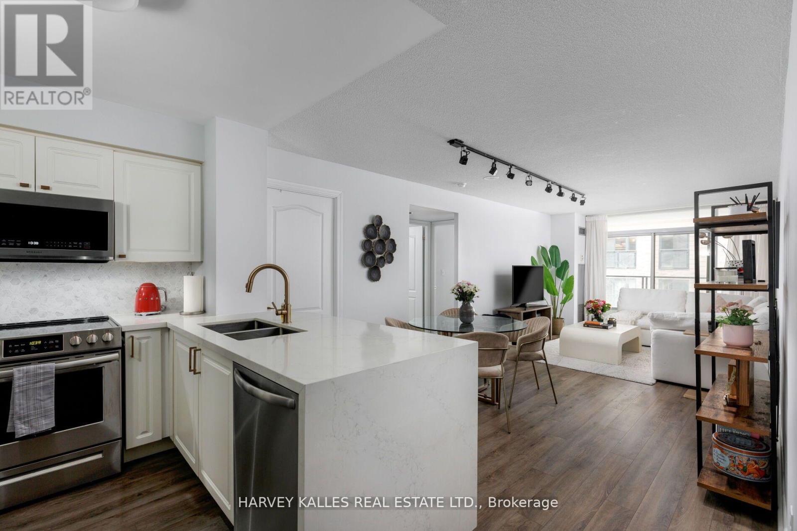 302 - 30 Hayden Street, Toronto, Ontario  M4Y 3B8 - Photo 3 - C12775302