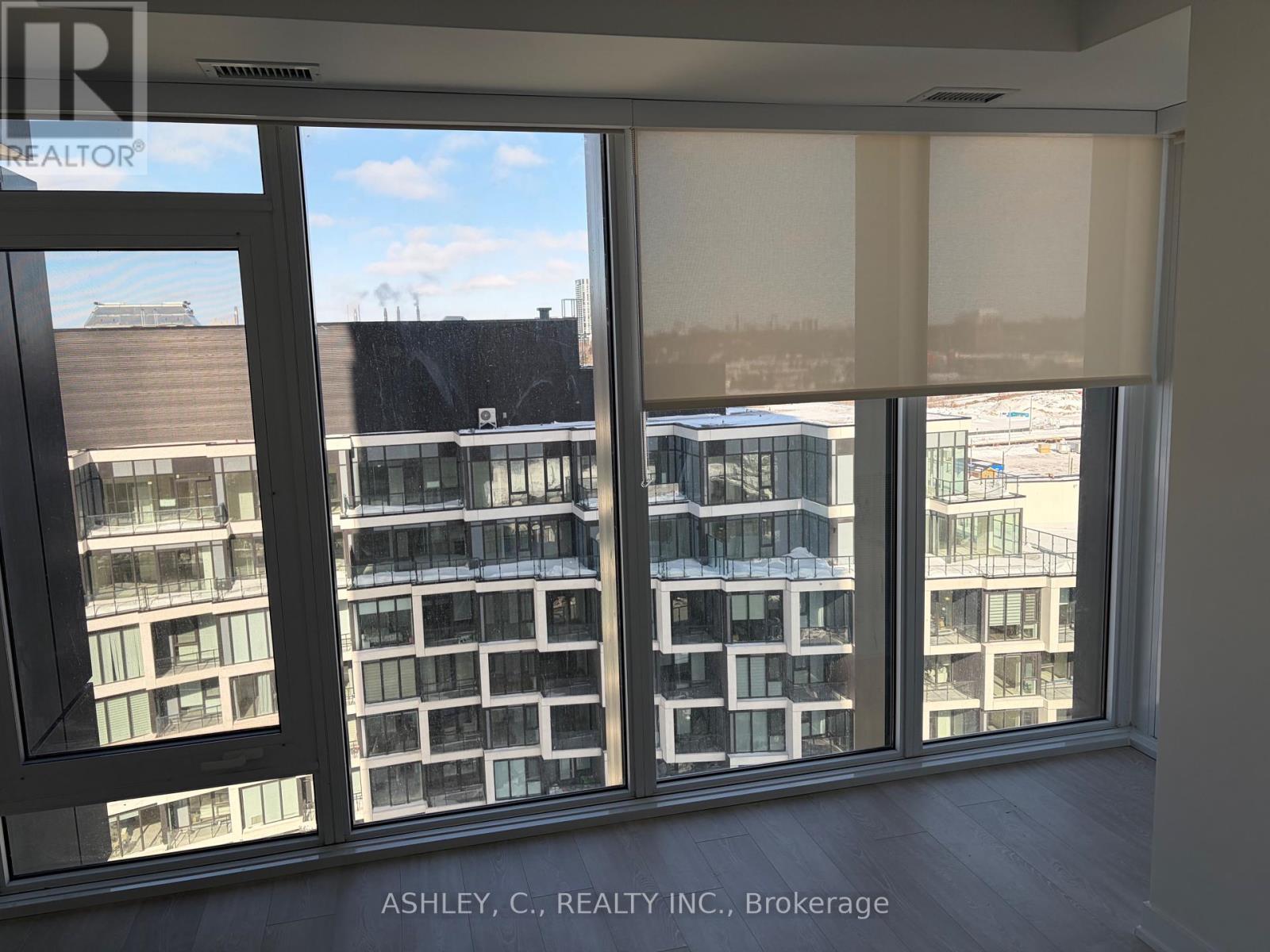 1008 - 1 Quarrington Lane, Toronto, Ontario  M3C 0S4 - Photo 2 - C12775338